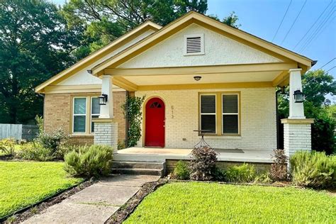 Browse photos, see new properties, get open house info, and research neighborhoods on Trulia. . Russellville ar houses for sale